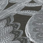 TEXTILHATÁSÚ TAPÉTA KÜLÖNBÖZŐ EGZOTIKUS LEVELEKKEL FEKETE SZÜRKE