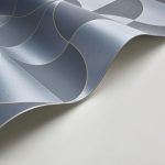 BAUHAUS, GEOMETRIKUS TAPÉTA, ARANY VONALÚ, FÉNYES KÉK MINTÁVAL SÖTÉTKÉK ALAPON