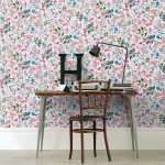 BOHÁM ROMATIKUS TAPÉTA APRÓ SZÍNES VIRÁGOKKAL MADARAKKAL VILÁGOS ALAPON