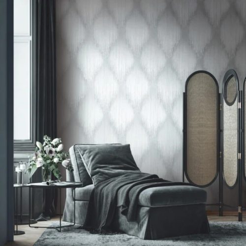 KÜLÖNLEGES , GEOMETRIAI MINTÁS LUXUSTAPÉTA, FÉMES RÉSZLETEKKEL, VILÁGOS SZÜRKE SZÍNBEN