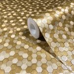 FÉMES FELÜLETŰ HEXAGON MINTÁS VINYL TAPÉTA , ARANY SZÍNBEN