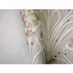 STILIZÁLT TAPÉTA FELFELÉ ÍVELŐ NÖVÉNYEK ÁBRÁZOLÁSÁVAL BÉZS TAUPE